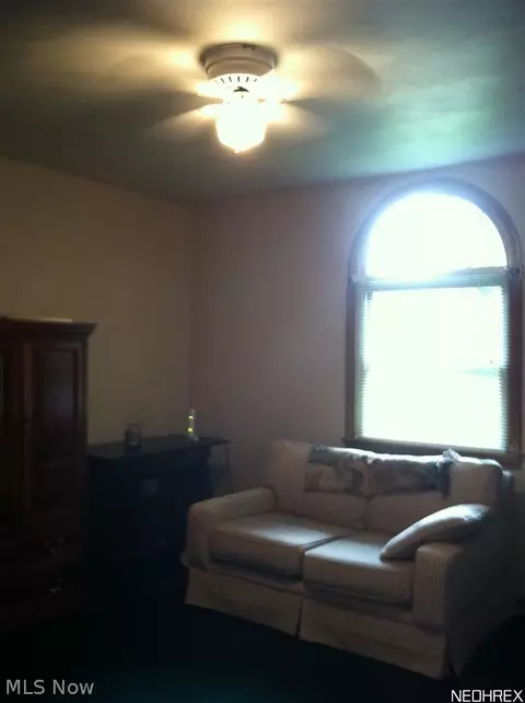 303 Deer Creek Dr, Struthers, OH 44471 photo 7