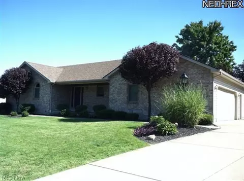 303 Deer Creek Dr, Struthers, OH 44471 photo 1
