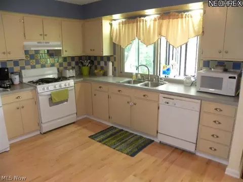 2850 Pine Ct, Perry, OH 44081 photo 2