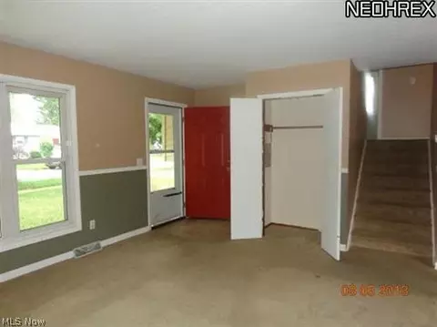 925 Salem Ave, Elyria, OH 44035 photo 4