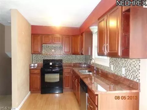 925 Salem Ave, Elyria, OH 44035 photo 8