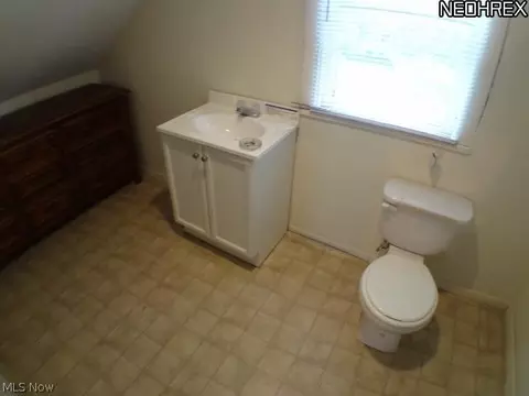 247 8th St, Elyria, OH 44035 photo 20