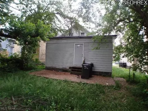 247 8th St, Elyria, OH 44035 photo 6