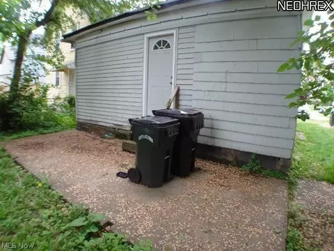 247 8th St, Elyria, OH 44035 photo 7