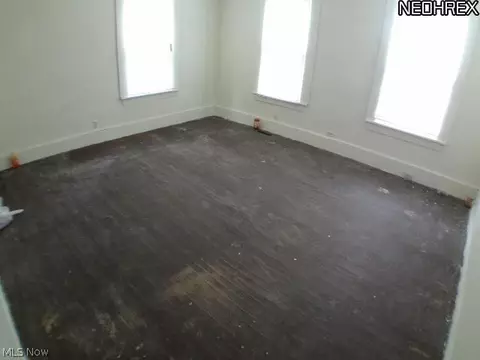 247 8th St, Elyria, OH 44035 photo 9