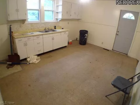 247 8th St, Elyria, OH 44035 photo 11