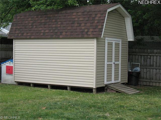 948 Collins, Youngstown, OH 44515 photo 4