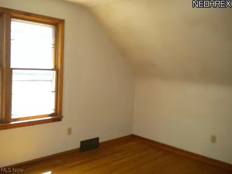 469 Eckard Ave, Akron, OH 44314 photo 11