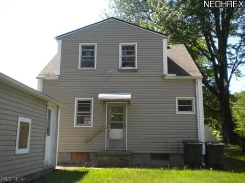 469 Eckard Ave, Akron, OH 44314 photo 4