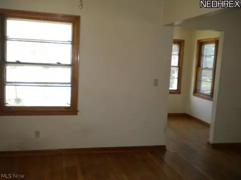 469 Eckard Ave, Akron, OH 44314 photo 7