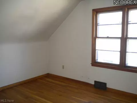 469 Eckard Ave, Akron, OH 44314 photo 12