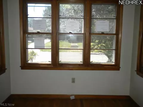 469 Eckard Ave, Akron, OH 44314 photo 13