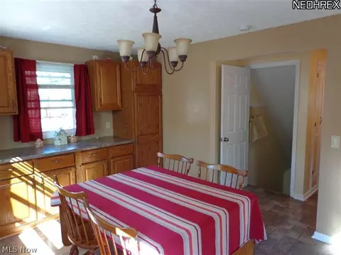 976 Valley Blvd, Elyria, OH 44035 photo 5