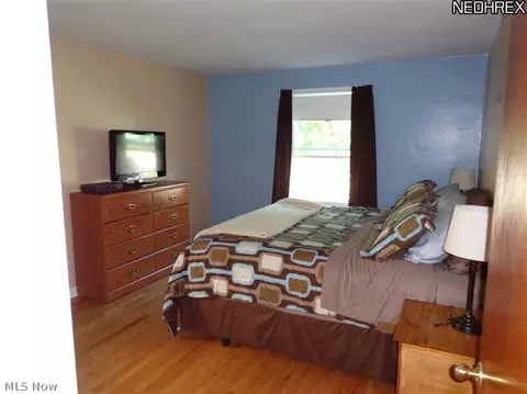 976 Valley Blvd, Elyria, OH 44035 photo 8