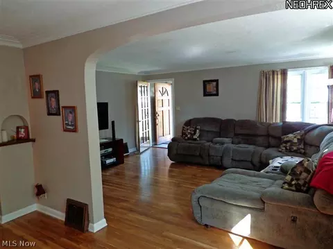976 Valley Blvd, Elyria, OH 44035 photo 6