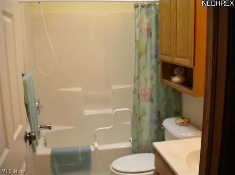 125 Legend Trl, Willowick, OH 44095 photo 7