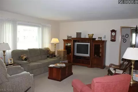 276 Colgate Ave, Elyria, OH 44035 photo 3