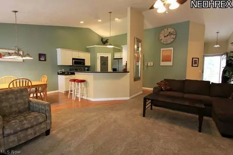 6060 Hyde St, Mentor, OH 44060 photo 4