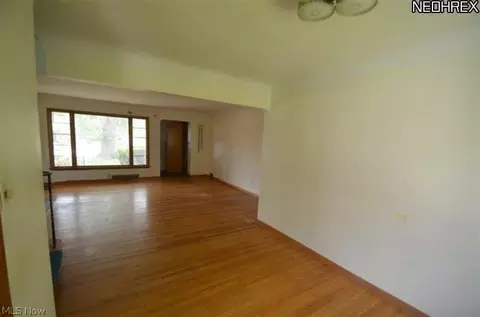 18907 Libby Rd, Maple Heights, OH 44137 photo 5