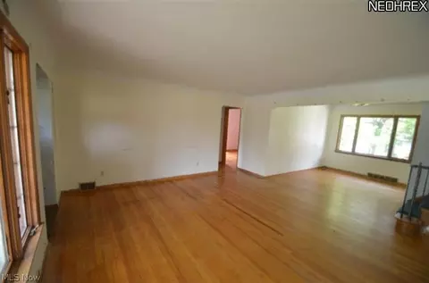 18907 Libby Rd, Maple Heights, OH 44137 photo 7