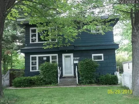 1237 Overbrook Rd, Kent, OH 44240 photo 1