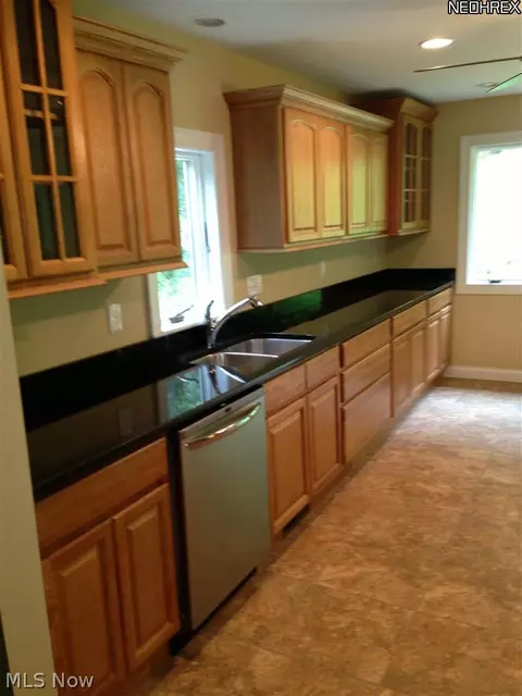 9763 Chardon Rd, Chardon, OH 44024 photo 7
