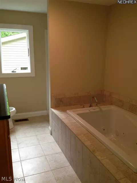 9763 Chardon Rd, Chardon, OH 44024 photo 18
