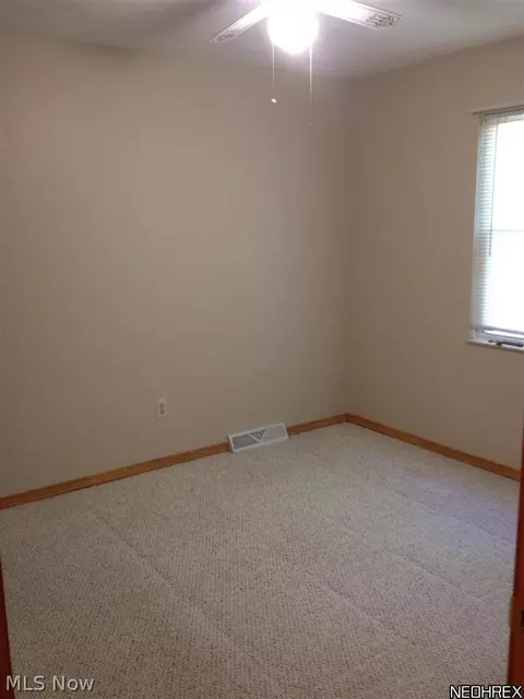 817 Kickapoo Ave, Akron, OH 44305 photo 12