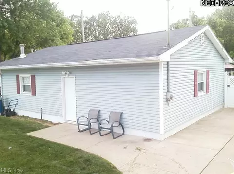 820 Sterling Ave, Dover, OH 44622 photo 3