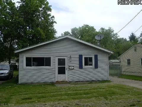 632 Delaware Ave, Elyria, OH 44035 photo 1