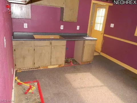 632 Delaware Ave, Elyria, OH 44035 photo 4