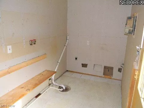632 Delaware Ave, Elyria, OH 44035 photo 11