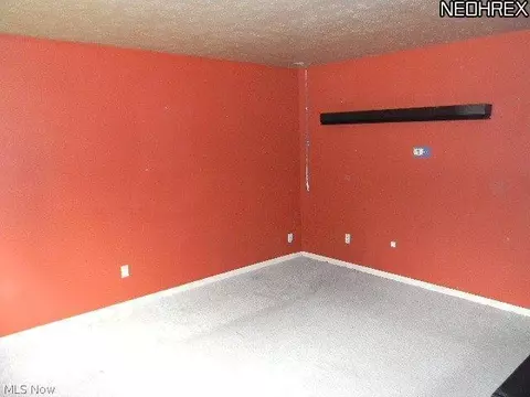 632 Delaware Ave, Elyria, OH 44035 photo 5