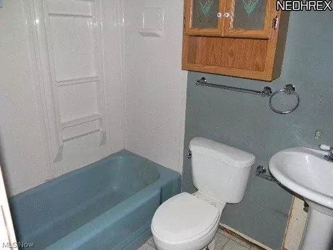 632 Delaware Ave, Elyria, OH 44035 photo 7