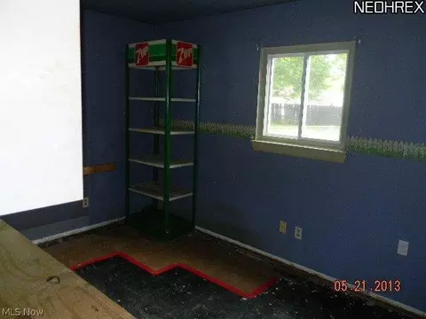 632 Delaware Ave, Elyria, OH 44035 photo 8