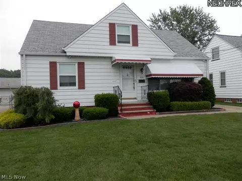 389 Clarmont Rd, Willowick, OH 44095 photo 1