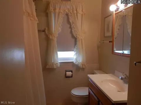 389 Clarmont Rd, Willowick, OH 44095 photo 9