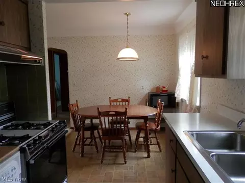 389 Clarmont Rd, Willowick, OH 44095 photo 5