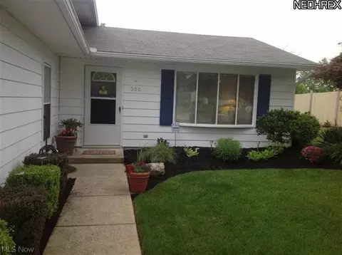 350 Crestview Dr, Elyria, OH 44035 photo 2
