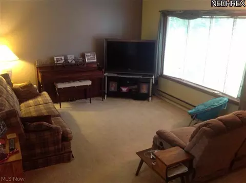 350 Crestview Dr, Elyria, OH 44035 photo 5