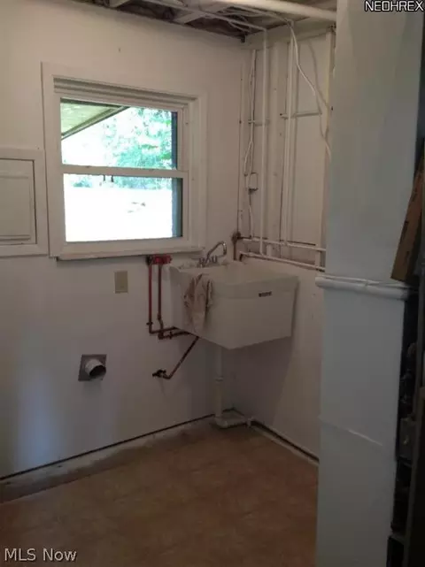 9142 Linden Cir, Windham, OH 44288 photo 10
