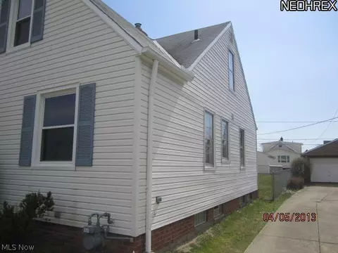 7611 Dorothy Ave, Parma, OH 44129 photo 3