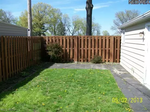 5802 Ridgewood Ave, Parma, OH 44129 photo 5