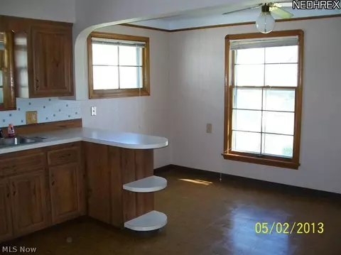 5802 Ridgewood Ave, Parma, OH 44129 photo 9