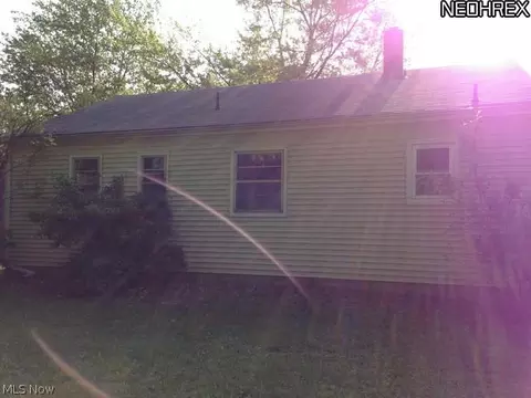 1402 Gladding Ave, Ashtabula, OH 44004 photo 3