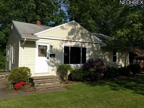 1402 Gladding Ave, Ashtabula, OH 44004 photo 1
