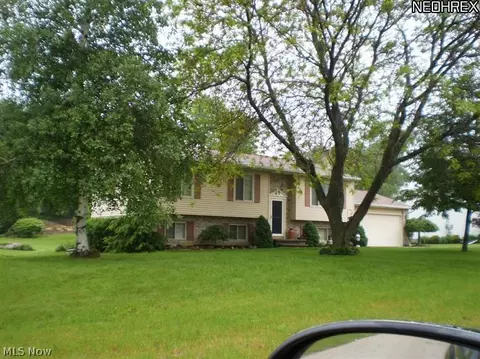 4012 Denise Dr, Ashtabula, OH 44004 photo 1