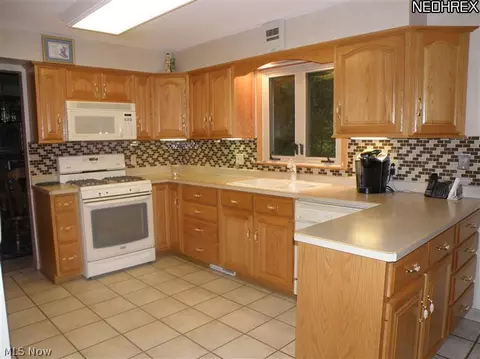 503 Oakridge Dr, Boardman, OH 44512 photo 4
