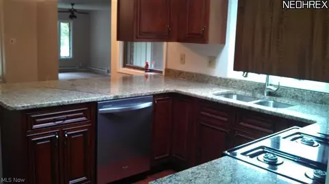 2147 Maple Rd, Stow, OH 44224 photo 3