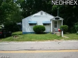 6525 W Shore Dr, Kent, OH 44240 photo 2